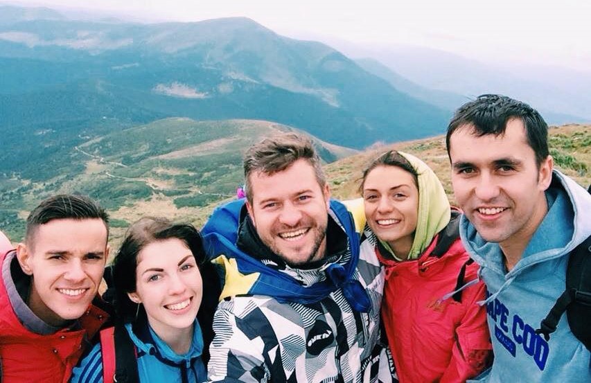 yescenter-hoverla1
